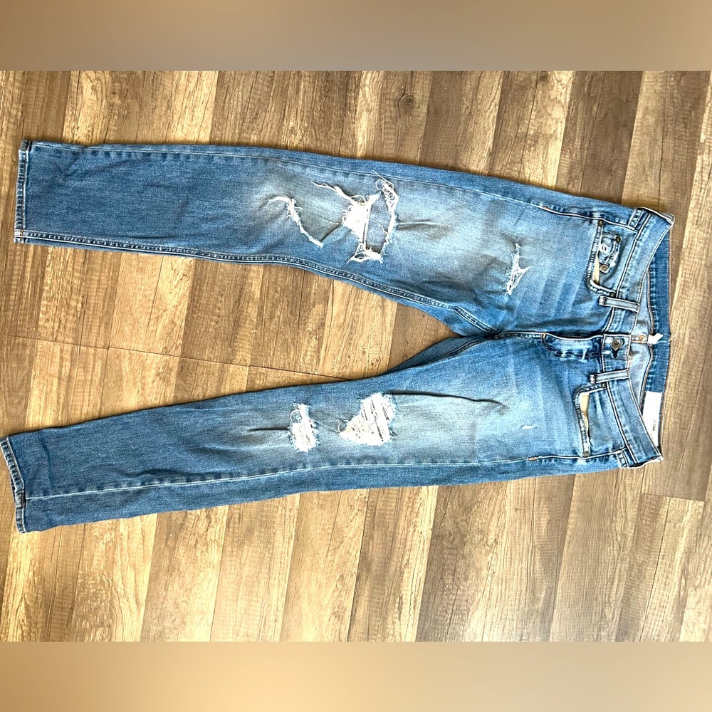 Rag and Bone distressed skinny Jean size 26